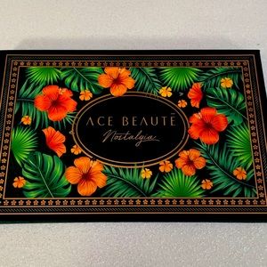 Ace Beaute Nostalgia Palette, unused.